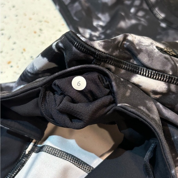 Lululemon Sun Runner Crop Leggings with Mesh Side Panels Sz‎ 6 - Picture 8 of 11